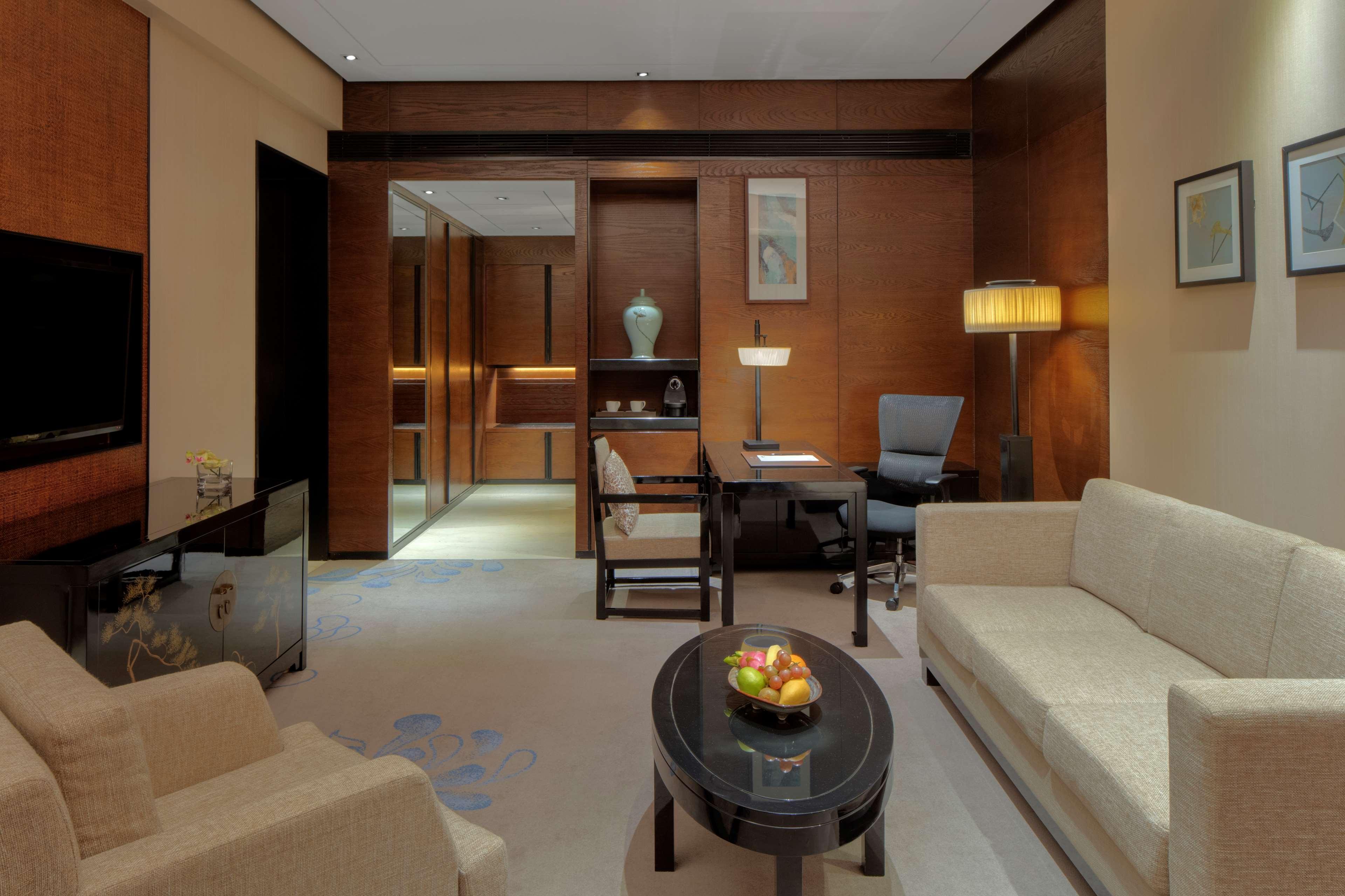 Chongqing Ronghui Grand Hotel מראה חיצוני תמונה