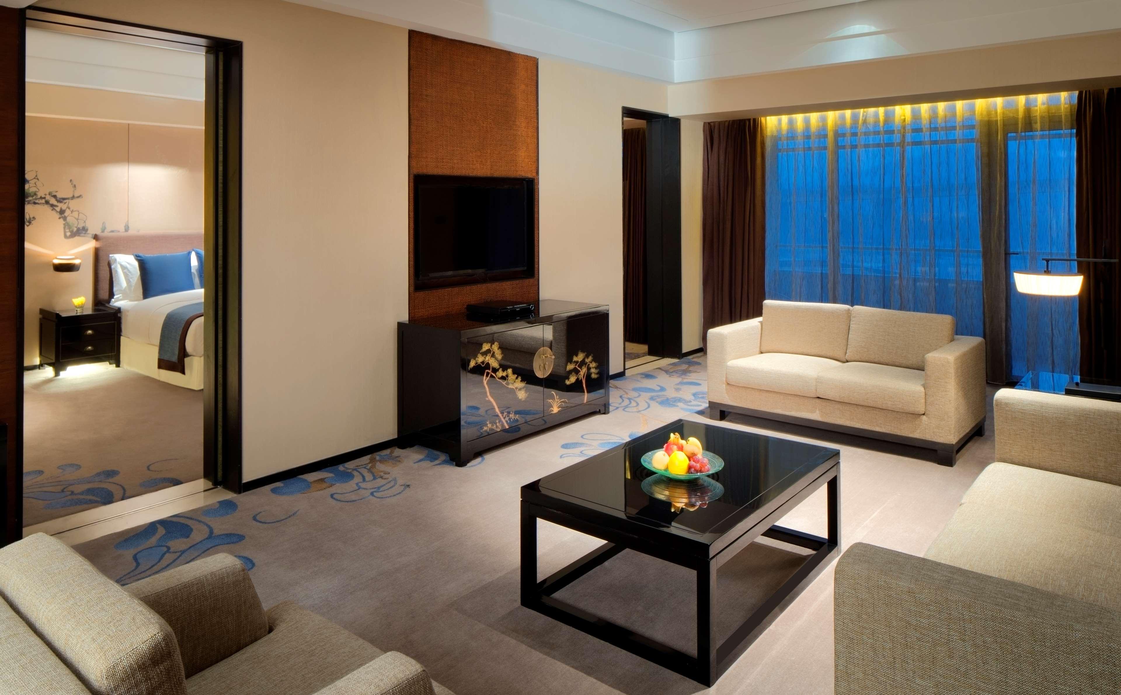 Chongqing Ronghui Grand Hotel מראה חיצוני תמונה