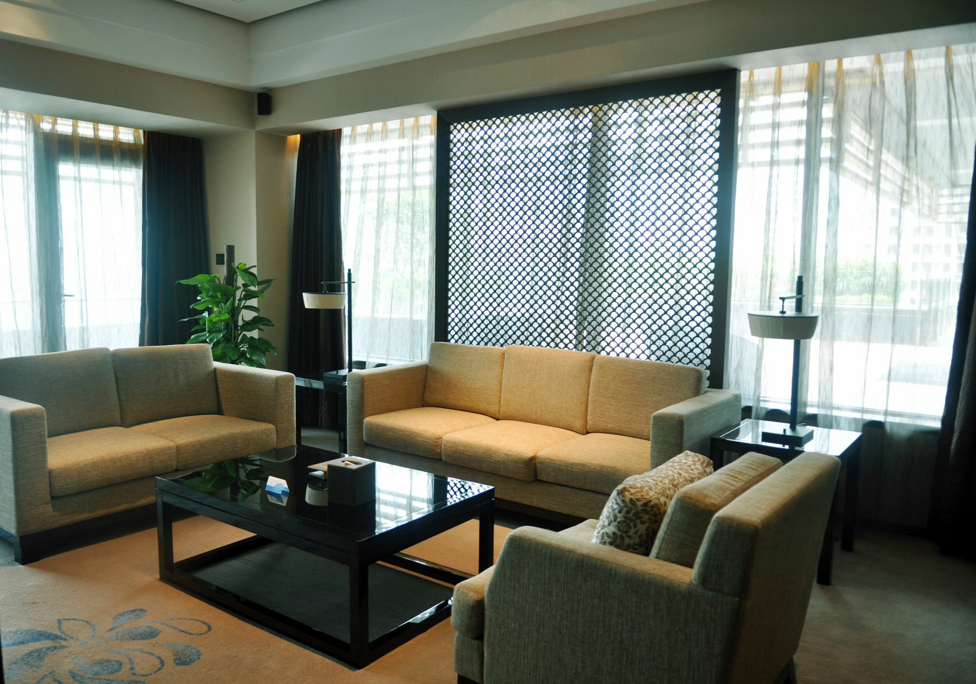 Chongqing Ronghui Grand Hotel מראה חיצוני תמונה