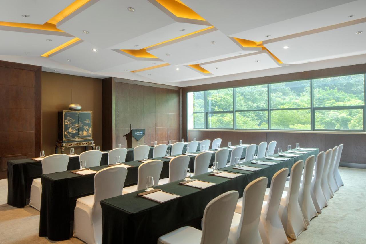 Chongqing Ronghui Grand Hotel מראה חיצוני תמונה